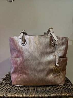 Michael Kors jet set travel tote rose gold (NWOT)